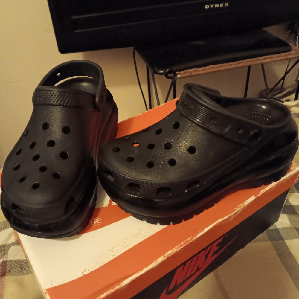 Crocs Womens Black Shoes